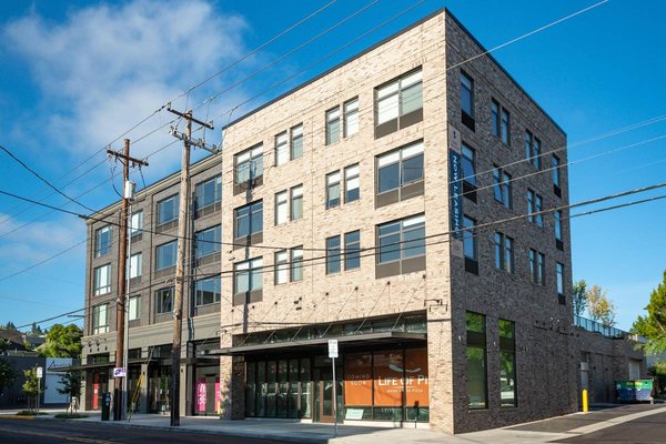 The George Besaw by null