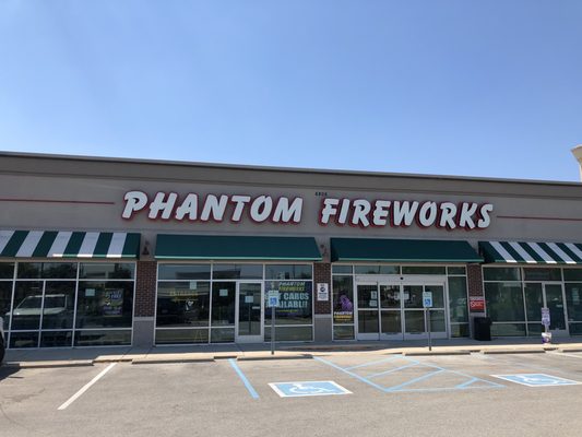 PHANTOM FIREWORKS OF CASTLETON - Updated July 2025 - 16 Photos & 12 ...
