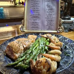 Nado Republic - Grilled salmon with shrimps