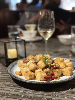 Mott 32 Vancouver by null