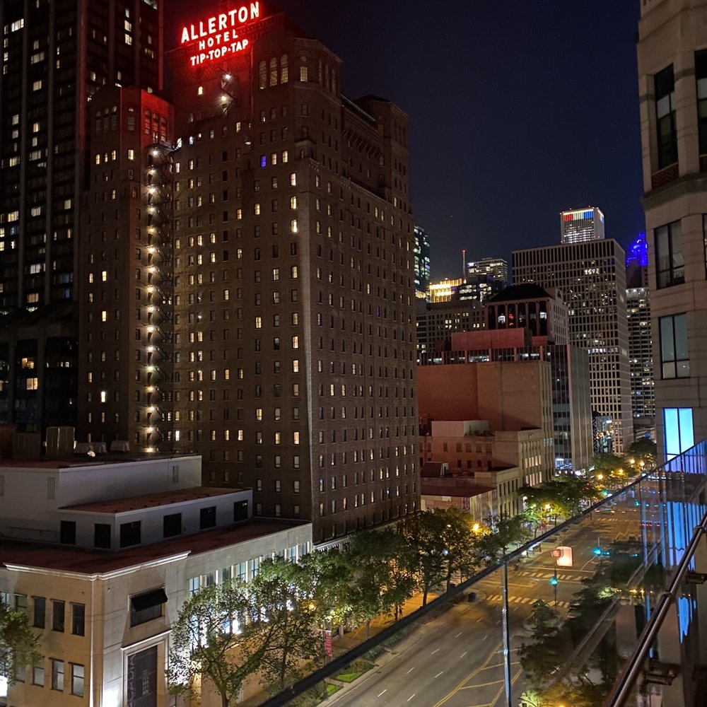 The Peninsula Chicago - Z Bar rooftop view - Hotels Near Me - Chicago, Illinois The Peninsula Chicago - Z Bar rooftop view - Hotels Near Me - Chicago, Illinois