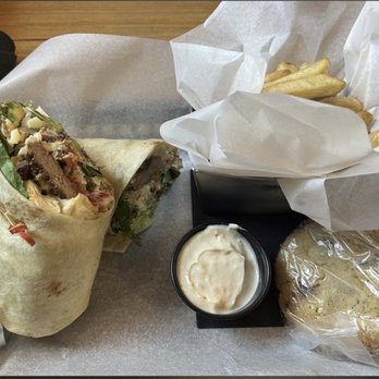 Short or Tall Eatery & Drink Hall - Burgers Near Me - Rogers, Minnesota Short or Tall Eatery & Drink Hall - Burgers Near Me - Rogers, Minnesota