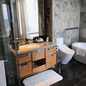 Shangri La Hotel - Hotels Near Me - London, XGL