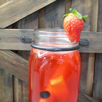 Grub N Luxury - Strawberry Lemonade - Food Trucks Near Me - Miami, Florida Grub N Luxury - Strawberry Lemonade - Food Trucks Near Me - Miami, Florida