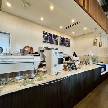 Shortwave Coffee - Ordering counter - Coffee & Tea Near Me - Tampa, Florida