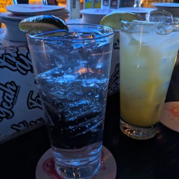 Score on King - 5 dollar drink's! - Sports Bars Near Me - Toronto, Ontario