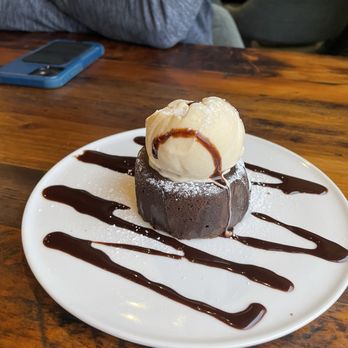 The Common Room - Lava cake - Comfort Food Near Me - Needham, Massachusetts