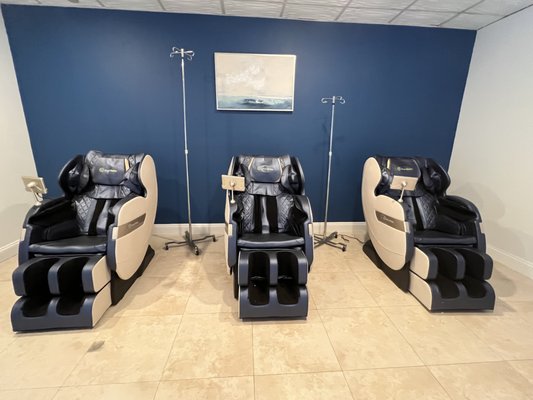 💺 Massage Chair Therapy - Relax and Recharge — Ultimate Massage Experience - Melt away tension in our state-of-the-art Massage Chair. Perfect for unwinding and relieving stress.