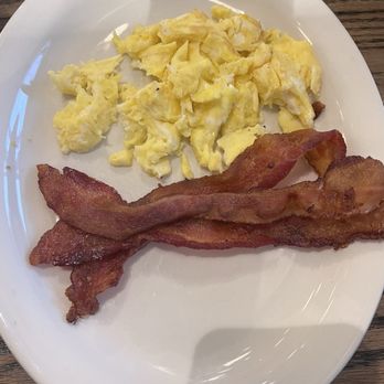 Cracker Barrel Old Country Store - Blueberry Pancake Plate Bacon and Egg - Southern Near Me - Mount Juliet, Tennessee Cracker Barrel Old Country Store - Blueberry Pancake Plate Bacon and Egg - Southern Near Me - Mount Juliet, Tennessee