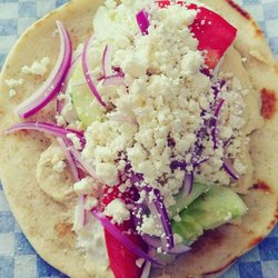 Elenies Souvlaki - Veggie gyro with hummus