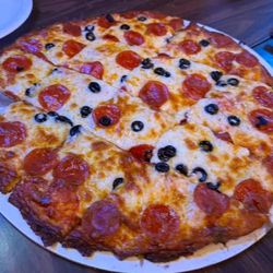 Calabria Pizza - Pepperoni n Black Olives pizza