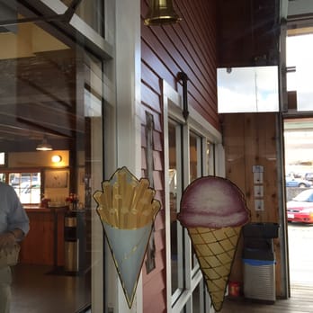 Frite & Scoop - Window - Ice Cream & Frozen Yogurt Near Me - Astoria, Oregon