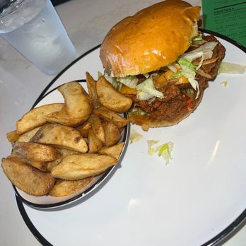 Honeymoon Chicken - Hot Honey Dipped Chicken Sandwich - Chicken Shop Near Me - Washington, DC, District of Columbia