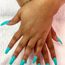 Y & B Nails