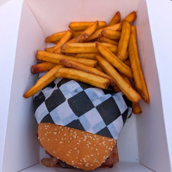 Tammys Bichin Kitchen - Basket meal, includes fries and a drink.. very reasonable pricing. - Food Trucks Near Me - Vancouver, Washington Tammys Bichin Kitchen - Basket meal, includes fries and a drink.. very reasonable pricing. - Food Trucks Near Me - Vancouver, Washington