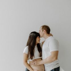 Kay Gilgan Photography - Maternity photoshoot - Sherwood studio