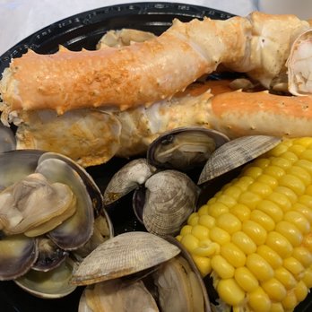 Bag O' Crab - Steamed Alaskan king crab, clams and corn. I was expecting something like seasoned street corn but it's just plain steamed. - Cajun/Creole Near Me - Fairfield, California