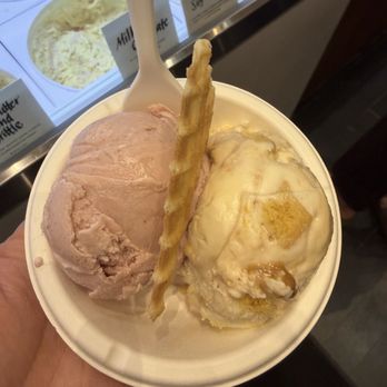 Jeni's Splendid Ice Creams - Butter Cake - Ice Cream & Frozen Yogurt Near Me - Chicago, Illinois