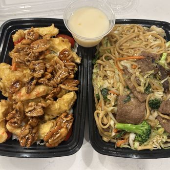 Vegan Deadly Sins - Walnut Vegan Prawns & Satay Beef Chow Mein - Vegan Near Me - Sacramento, California Vegan Deadly Sins - Walnut Vegan Prawns & Satay Beef Chow Mein - Vegan Near Me - Sacramento, California