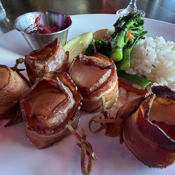 49 Maine - Special: bacon wrapped scallops w/raspberry compote, fresh veggies and rice - American Near Me - Lincoln, Maine
