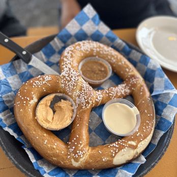 Hofbrauhaus Pittsburgh - Big pretzel - German Near Me - Pittsburgh, Pennsylvania