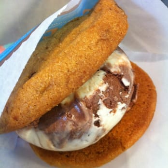 CREAM - Golden gate caramel swirl between chocolate chip and white chocolate chip macadamia - Desserts Near Me - Berkeley, California