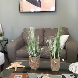 The Dentists on Rayford - Another view of waiting area with great reading material - Calvin & Hobbs, Family Circus, The Complete Far Side books!