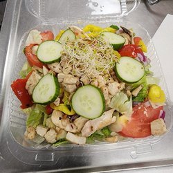 TJ's Sandwich Shop - Drag it thru the garden salad