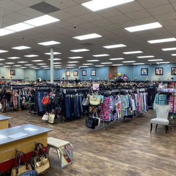 Style Encore - Stuart - Come and see our beautiful, larger location - Women's Clothing Near Me - Stuart, Florida
