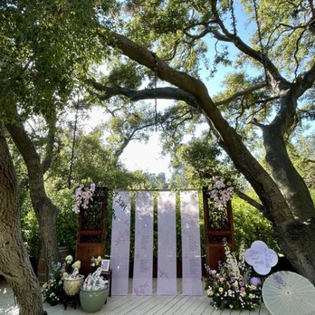 Calamigos Ranch Events - The Oak Room. Florals by Wenfloral (@wenfloral IG) #wenfloral - Venues & Event Spaces Near Me - Malibu, California Calamigos Ranch Events - The Oak Room. Florals by Wenfloral (@wenfloral IG) #wenfloral - Venues & Event Spaces Near Me - Malibu, California
