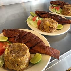 Collado Restaurant - Mofongo con pescado frito