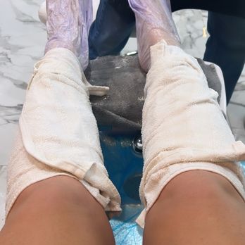 Cosmo Nails & Bar - Nail Salons Near Me - Orlando, Florida