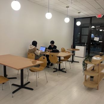 Somo T - Interior left - Coffee & Tea Near Me - Aloma, Florida Somo T - Interior left - Coffee & Tea Near Me - Aloma, Florida