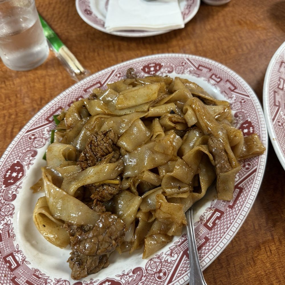 Hop Kee - Beef chow fun - Seafood Near Me - New York, New York Hop Kee - Beef chow fun - Seafood Near Me - New York, New York