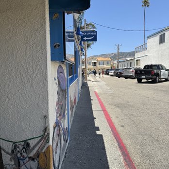 Splash Cafe - Order online and pick up at this window, nice trick if you want your chowder to go! - American Near Me - Pismo Beach, California