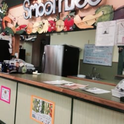 Farmer's Natural Foods - The juice bar!