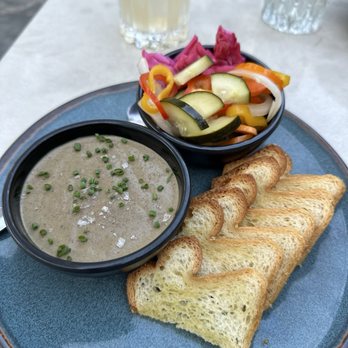 The Airliner - Wine Bars Near Me - Los Angeles, California