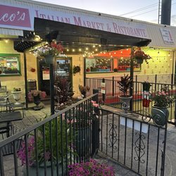 Coco's Italian Market - Patio