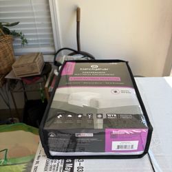 Mattress Firm Acworth Station - Mattress cover. Still in the original package .