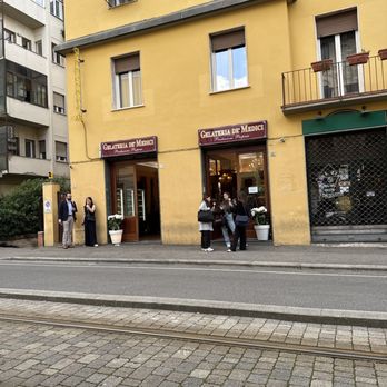 Gelateria de Medici - Front - Ice Cream & Frozen Yogurt Near Me - Florence, FI Gelateria de Medici - Front - Ice Cream & Frozen Yogurt Near Me - Florence, FI