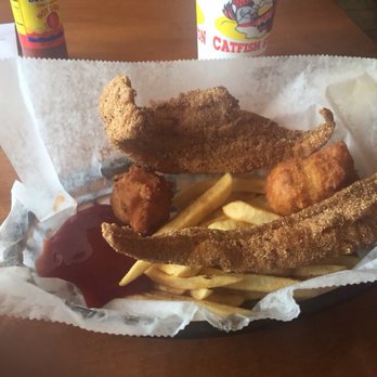 A and J's Catfish Station - Lunch Special - Seafood Near Me - Memphis, Tennessee