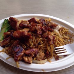 Suki Hana - Teriyaki Yakisoba (Chicken over soba noodles and some veggies)