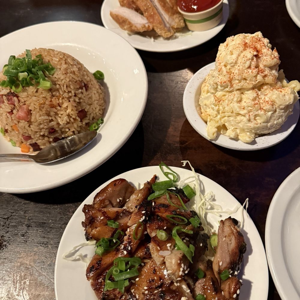 Side Street Inn - Delicious happy hour menu! - Hawaiian Near Me - Honolulu, Hawaii Side Street Inn - Delicious happy hour menu! - Hawaiian Near Me - Honolulu, Hawaii
