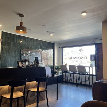 Rise Cafe - Inside - Coffee & Tea Near Me - Honolulu, Hawaii