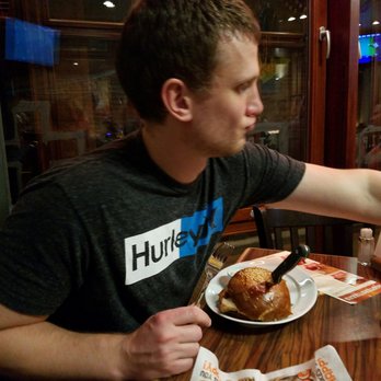 Hooters - American Near Me - Prague, Puerto Rico