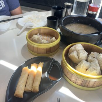 Xing Yun - Bbq pork steamed bun, SIU LONG BAO, shrimp Spring roll, congee - Chinese Near Me - Kelowna, British Columbia