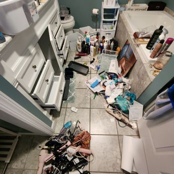 TLC cleaning - Before the photo of bathroom needed to be organized desperately - Home Cleaning Near Me TLC cleaning - Before the photo of bathroom needed to be organized desperately - Home Cleaning Near Me