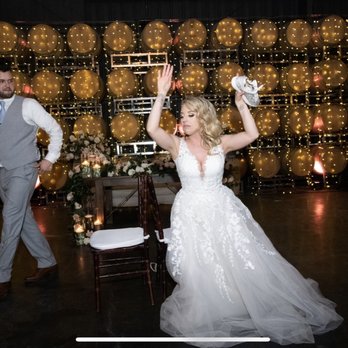 DJ Curtis Entertainment - Bride & Groom - DJs Near Me DJ Curtis Entertainment - Bride & Groom - DJs Near Me