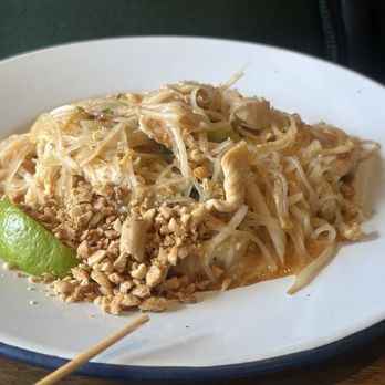 Mitr Ping Yang Thai Kitchen - Chicken pad thai - Thai Near Me - Portland, Maine Mitr Ping Yang Thai Kitchen - Chicken pad thai - Thai Near Me - Portland, Maine