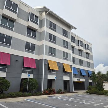 Hampton Inn Dunedin - Hotels Near Me - Dunedin, Florida